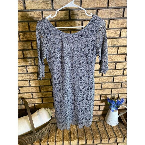 Ezra‎ Gray Lace Style Dress - Picture 1 of 5